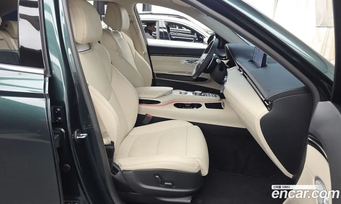 Genesis GV70 2021 2.5 автомат (гидро), фото 11 Genesis GV70 2021 2.5 автомат (гидро), фото 11