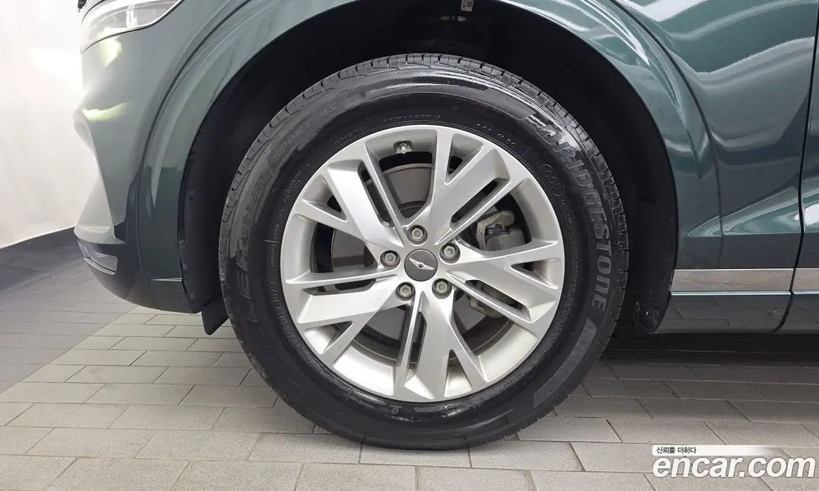 Genesis GV70 2021 2.5 автомат (гидро), фото 5 Genesis GV70 2021 2.5 автомат (гидро), фото 5