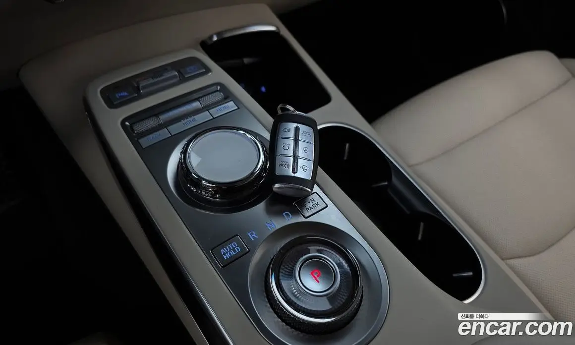 Genesis GV70 2021 2.5 автомат (гидро), фото 9 Genesis GV70 2021 2.5 автомат (гидро), фото 9