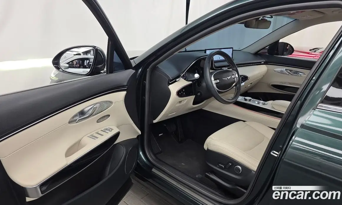 Genesis GV70 2021 2.5 автомат (гидро), фото 10 Genesis GV70 2021 2.5 автомат (гидро), фото 10