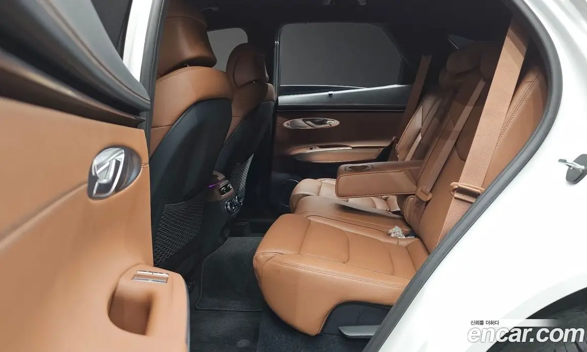 Genesis GV70 2022 2.5 автомат (гидро), фото 16 Genesis GV70 2022 2.5 автомат (гидро), фото 16