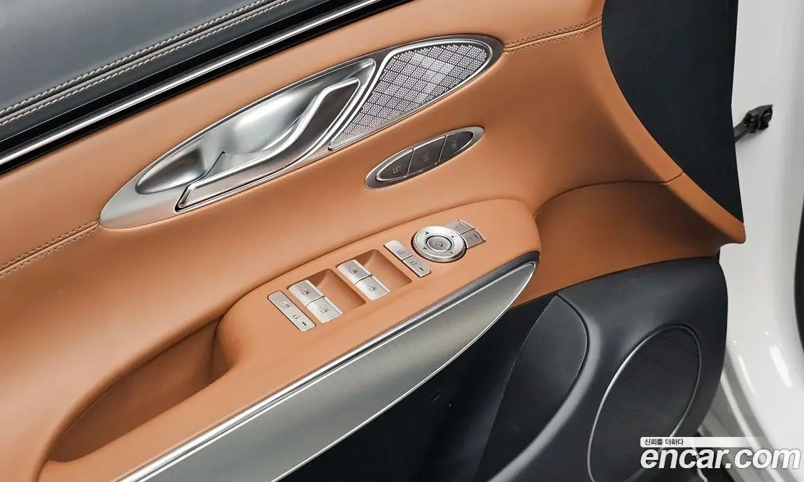 Genesis GV70 2022 2.5 автомат (гидро), фото 25 Genesis GV70 2022 2.5 автомат (гидро), фото 25