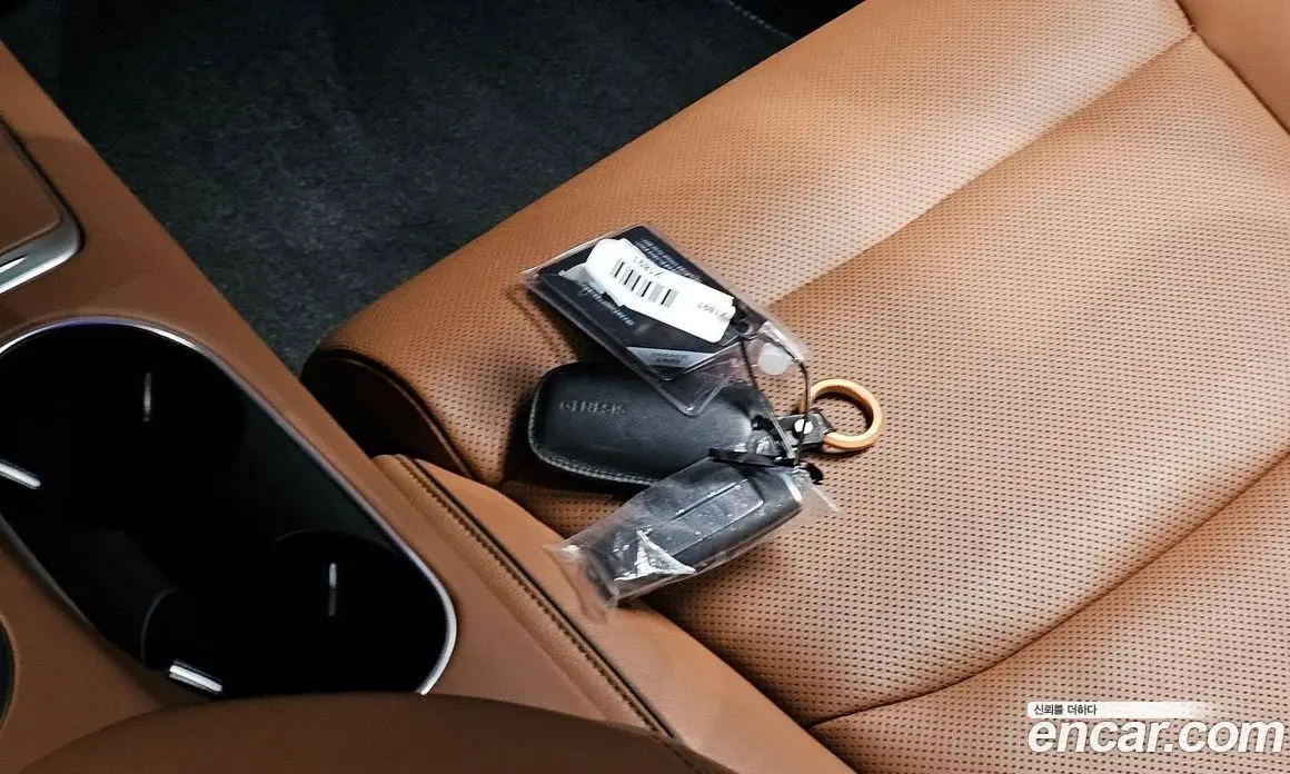 Genesis GV70 2022 2.5 автомат (гидро), фото 28 Genesis GV70 2022 2.5 автомат (гидро), фото 28