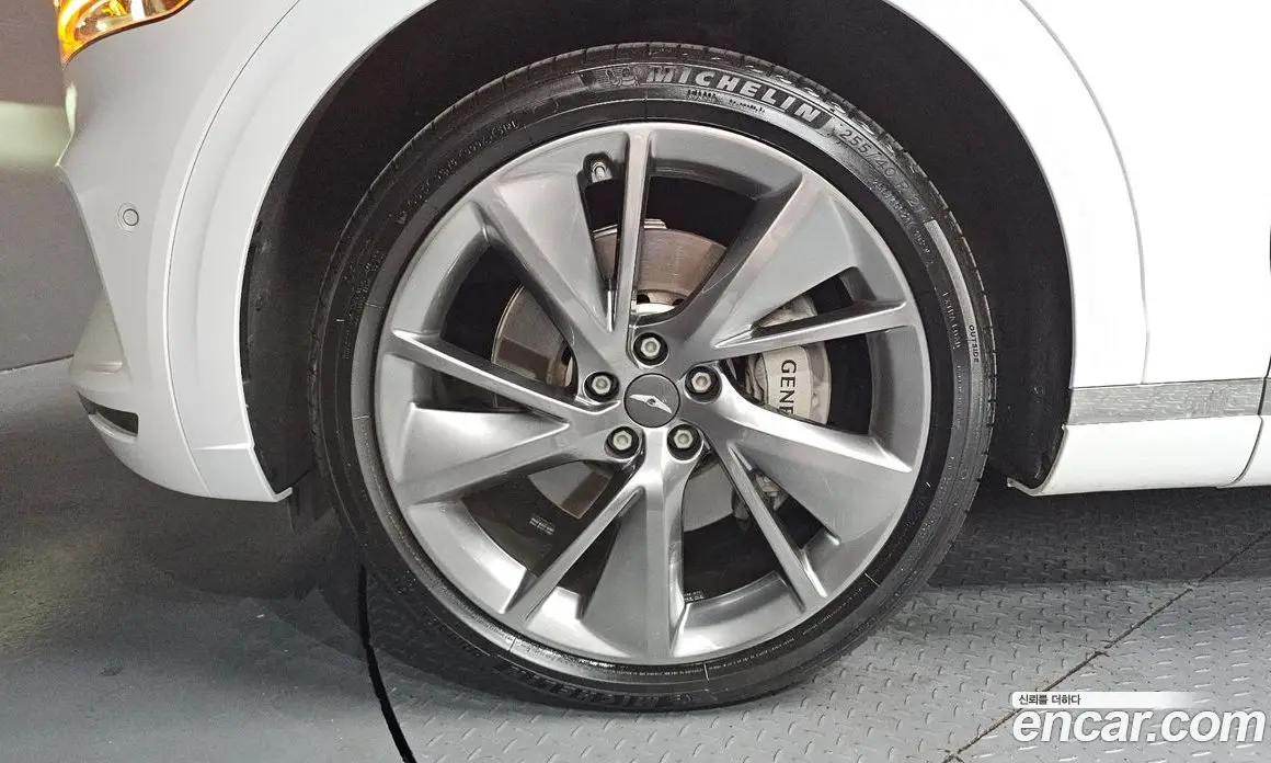 Genesis GV70 2022 2.5 автомат (гидро), фото 4 Genesis GV70 2022 2.5 автомат (гидро), фото 4