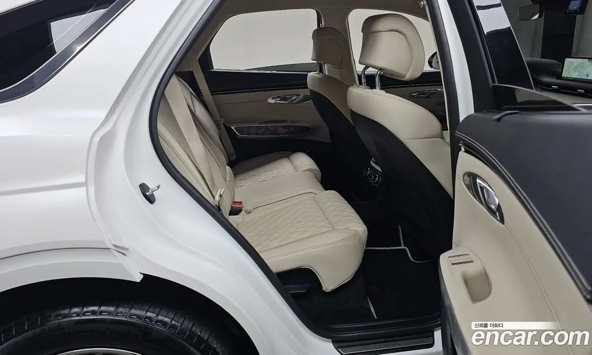 Genesis GV70 2023 2.5 автомат (гидро), фото 17 Genesis GV70 2023 2.5 автомат (гидро), фото 17