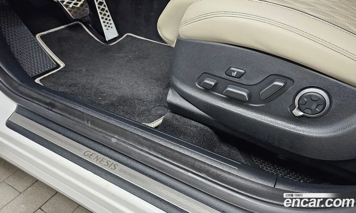 Genesis GV70 2023 2.5 автомат (гидро), фото 31 Genesis GV70 2023 2.5 автомат (гидро), фото 31