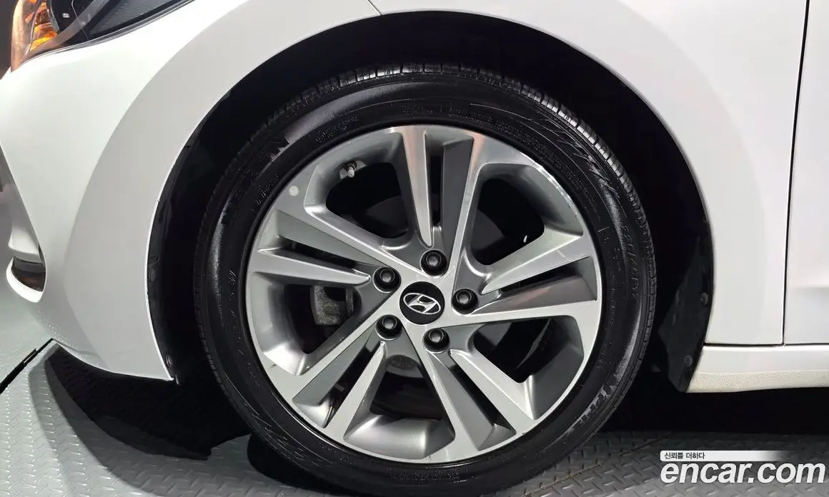 Hyundai Avante 2018 1.6 автомат (гидро), фото 4 Hyundai Avante 2018 1.6 автомат (гидро), фото 4