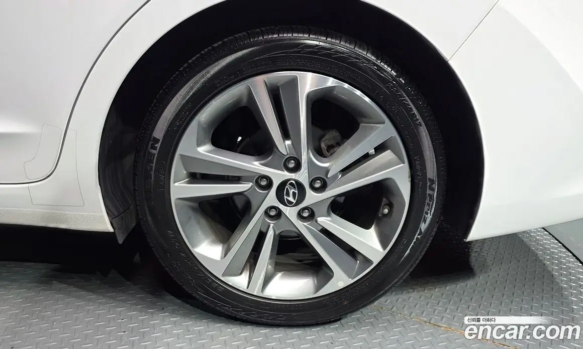 Hyundai Avante 2018 1.6 автомат (гидро), фото 6 Hyundai Avante 2018 1.6 автомат (гидро), фото 6