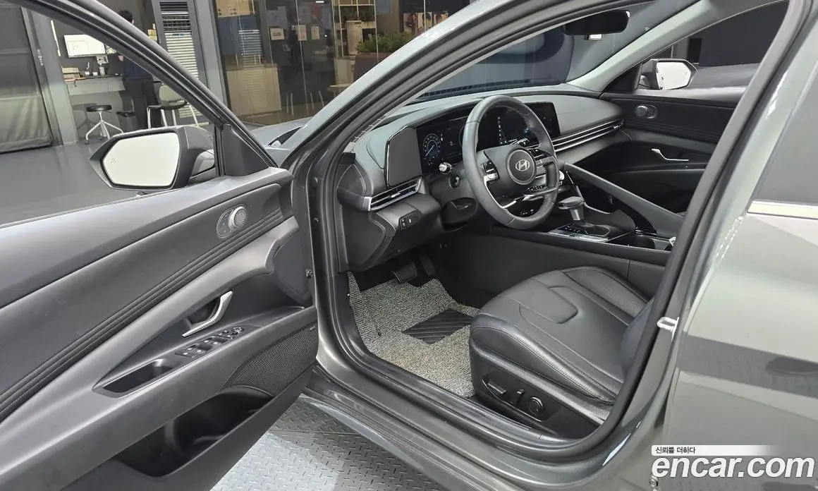 Hyundai Avante 2025 1.6 автомат (гидро), фото 13