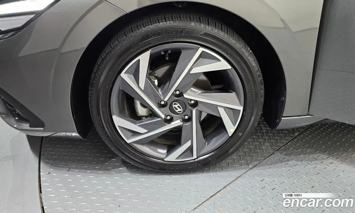 Hyundai Avante 2025 1.6 автомат (гидро), фото 5