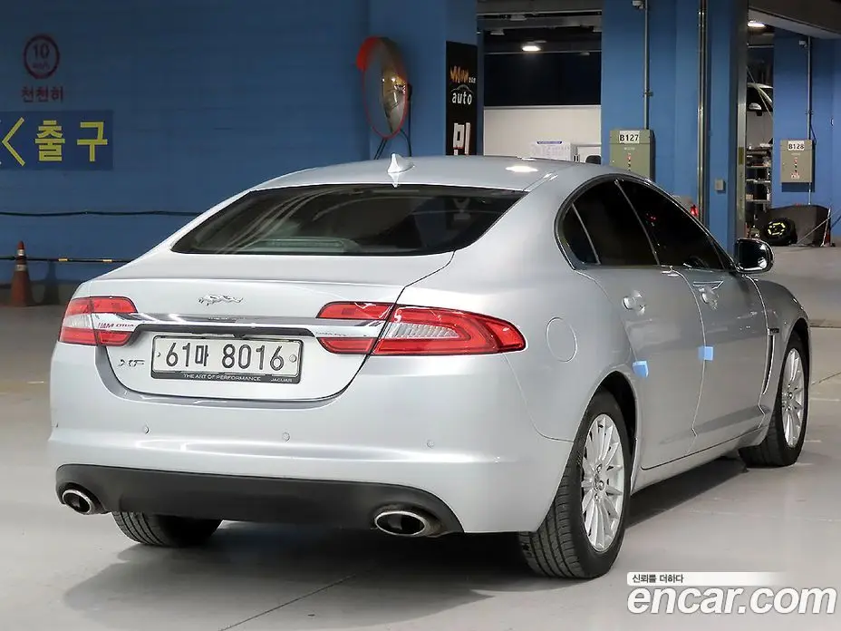 Jaguar XF 2013 2.0 автомат (гидро), фото 4 Jaguar XF 2013 2.0 автомат (гидро), фото 4