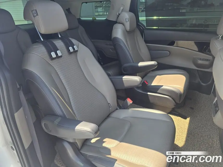 Kia Carnival 2024 1.6 автомат (гидро), фото 12