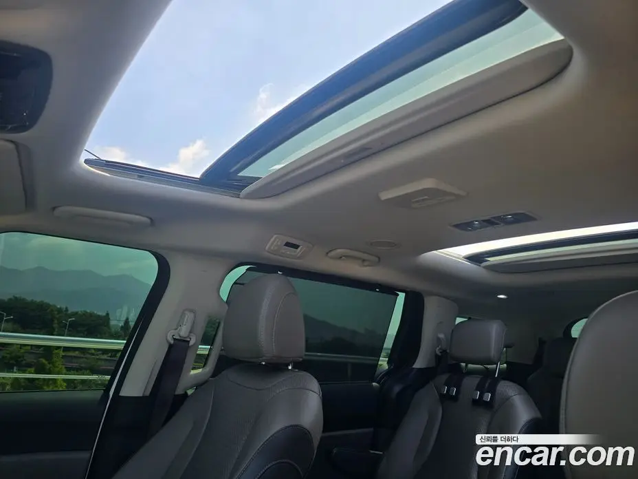 Kia Carnival 2024 1.6 автомат (гидро), фото 15