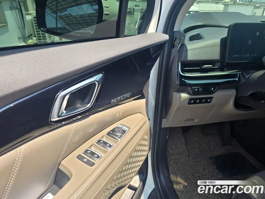 Kia Carnival 2024 1.6 автомат (гидро), фото 19