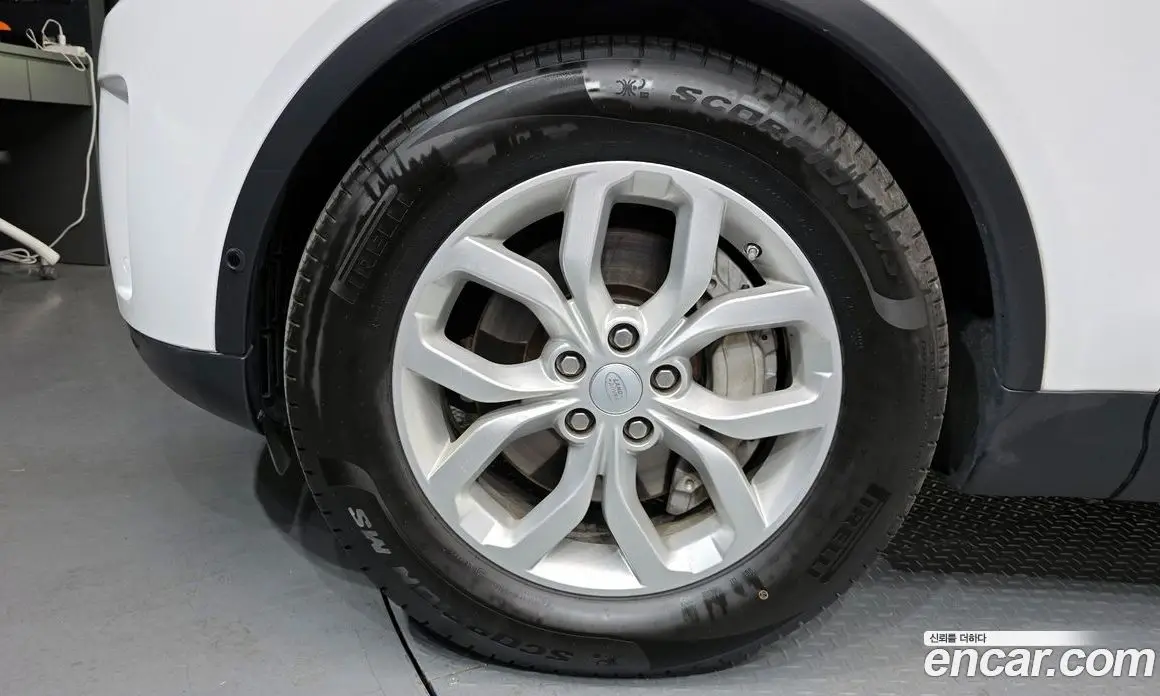 Land Rover Discovery 2019 3.0 автомат (гидро), фото 5 Land Rover Discovery 2019 3.0 автомат (гидро), фото 5