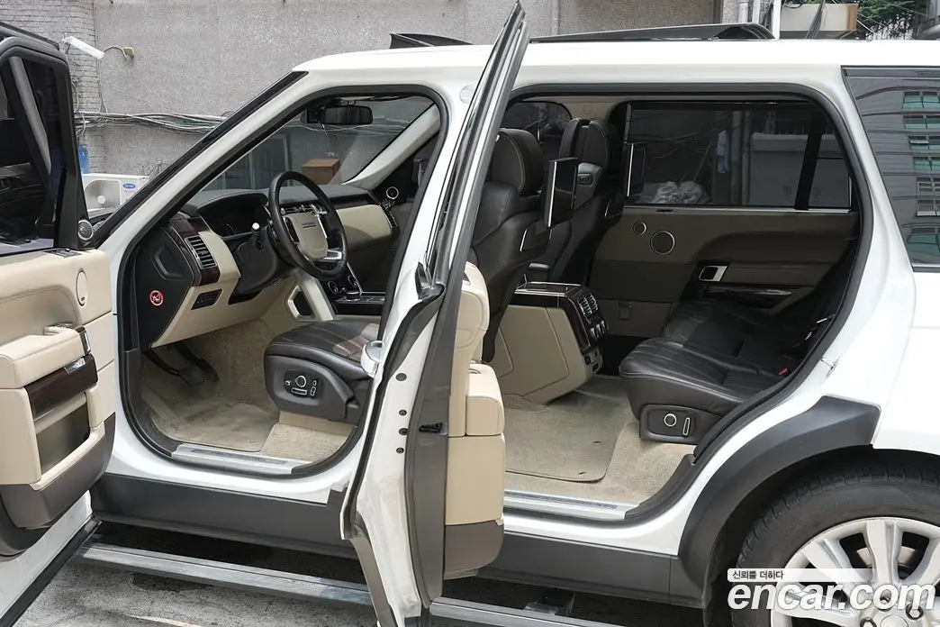 Land Rover Range Rover 2016 4.4 автомат (гидро), фото 15 Land Rover Range Rover 2016 4.4 автомат (гидро), фото 15