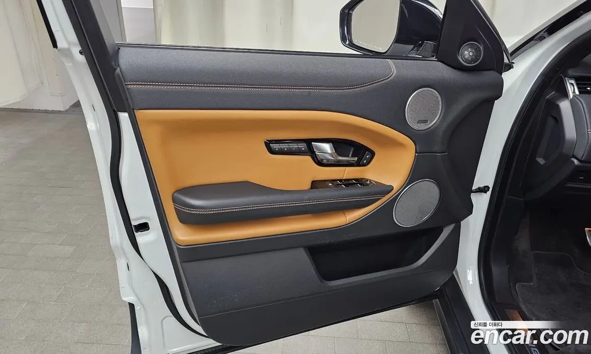 Land Rover Range Rover Evoque 2017 2.0 автомат (гидро), фото 14 Land Rover Range Rover Evoque 2017 2.0 автомат (гидро), фото 14