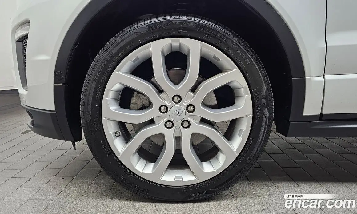 Land Rover Range Rover Evoque 2017 2.0 автомат (гидро), фото 5 Land Rover Range Rover Evoque 2017 2.0 автомат (гидро), фото 5