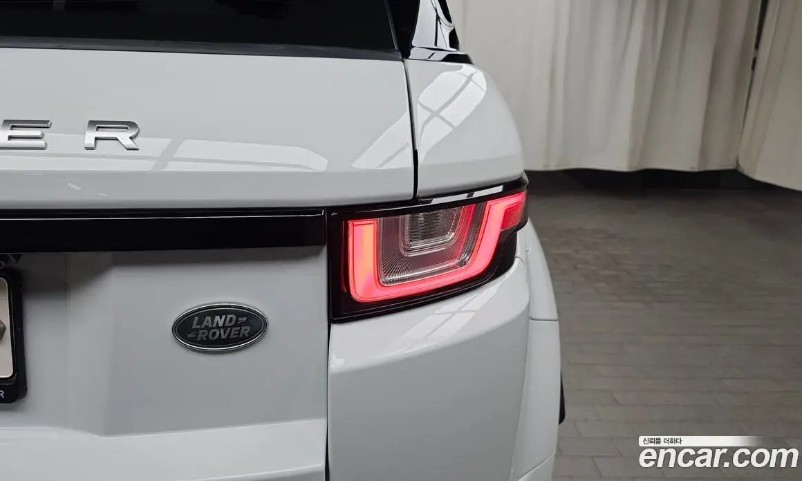 Land Rover Range Rover Evoque 2017 2.0 автомат (гидро), фото 9 Land Rover Range Rover Evoque 2017 2.0 автомат (гидро), фото 9