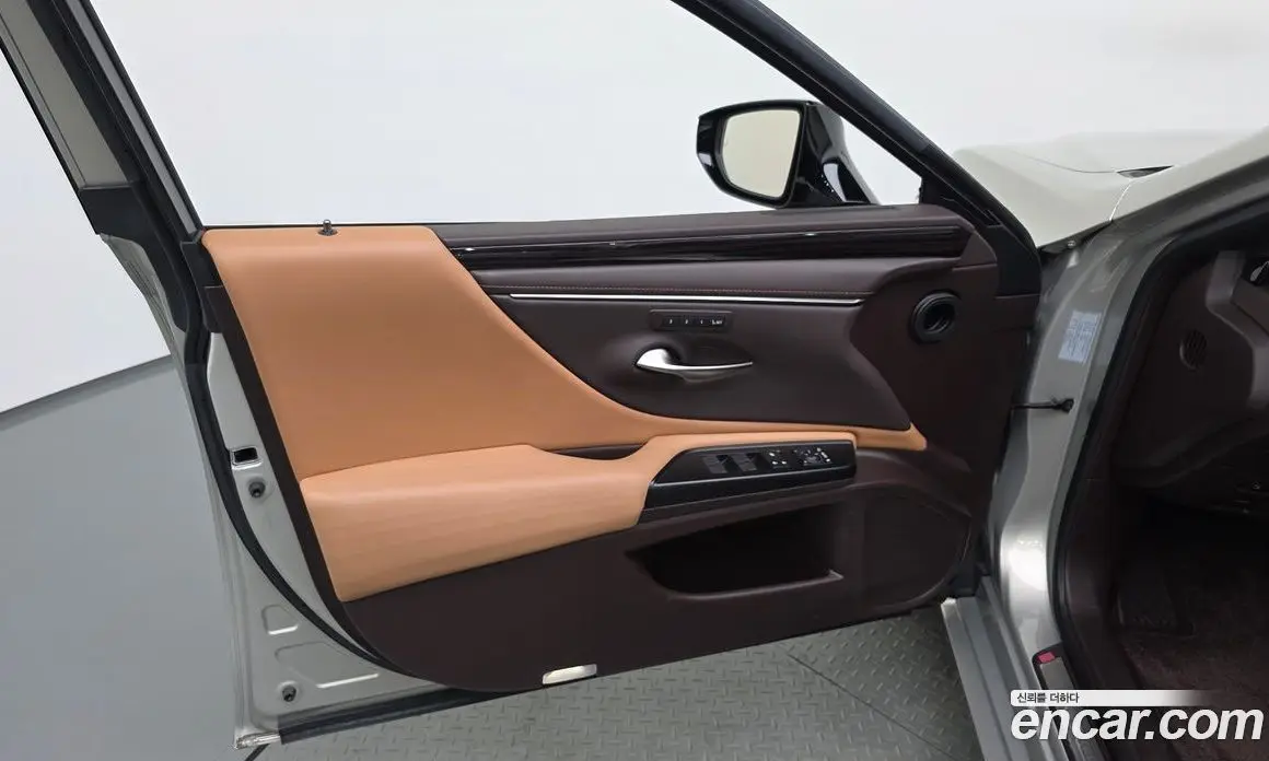 Lexus ES 2020 2.5 автомат (гидро), фото 13 Lexus ES 2020 2.5 автомат (гидро), фото 13
