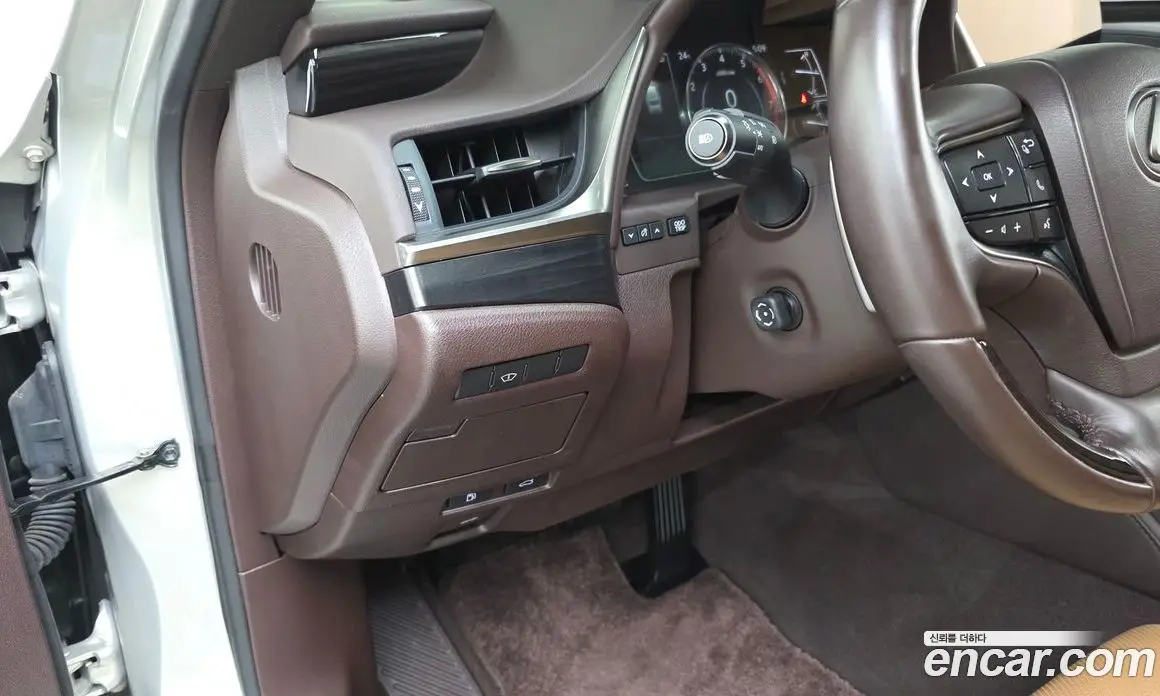 Lexus ES 2020 2.5 автомат (гидро), фото 18 Lexus ES 2020 2.5 автомат (гидро), фото 18