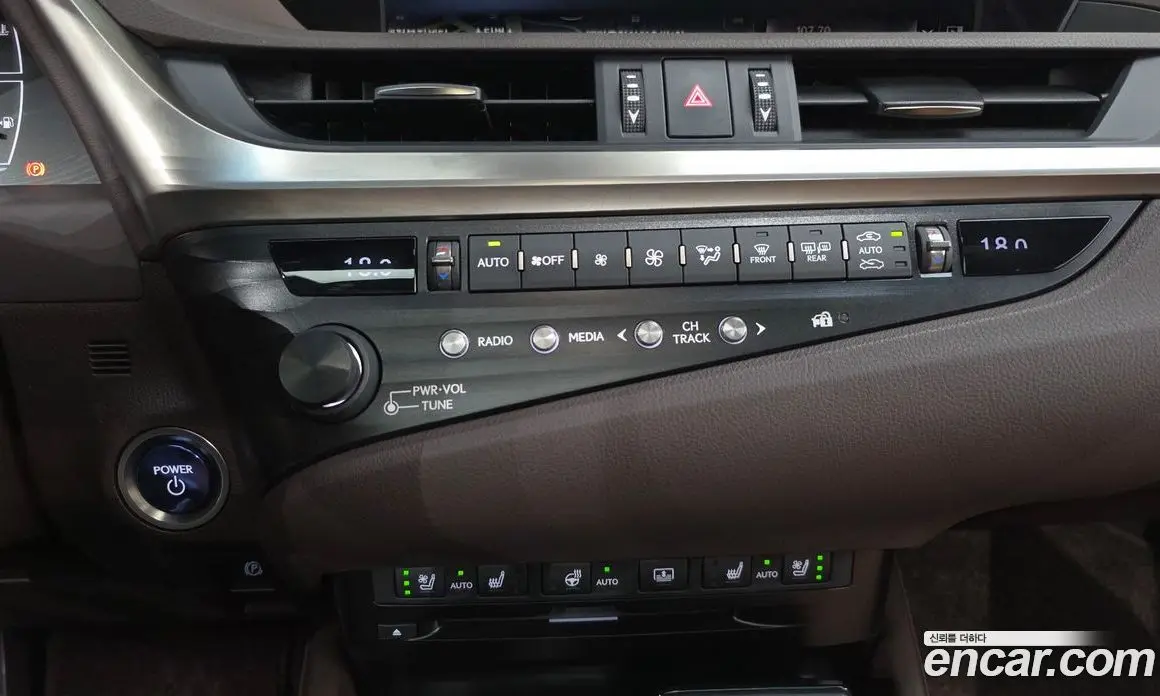 Lexus ES 2020 2.5 автомат (гидро), фото 22 Lexus ES 2020 2.5 автомат (гидро), фото 22