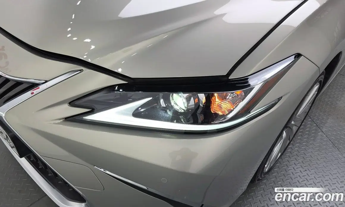 Lexus ES 2020 2.5 автомат (гидро), фото 7 Lexus ES 2020 2.5 автомат (гидро), фото 7