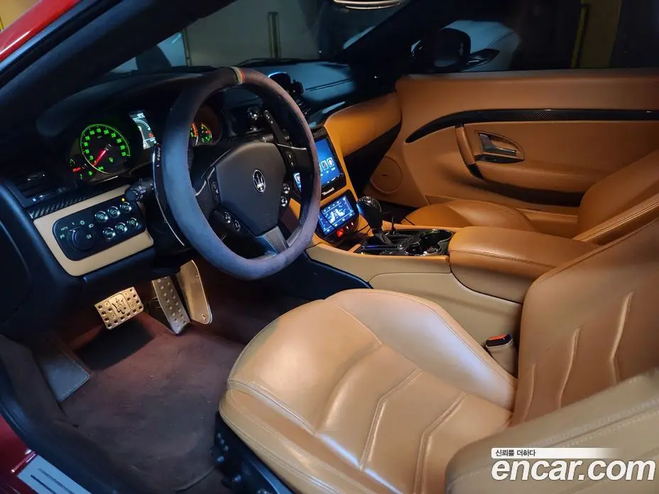 Maserati Gran Cabrio 2014 4.7 автомат (гидро), фото 6 Maserati Gran Cabrio 2014 4.7 автомат (гидро), фото 6