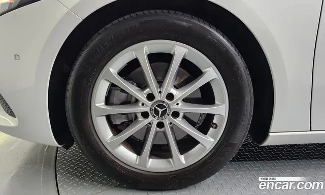 Mercedes-Benz A-Class 2020 2.0 автомат (гидро), миниатюра 5 Mercedes-Benz A-Class 2020 2.0 автомат (гидро), миниатюра 5