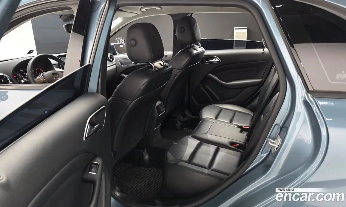 Mercedes-Benz B-Class 2013 1.8 автомат (гидро), фото 12 Mercedes-Benz B-Class 2013 1.8 автомат (гидро), фото 12