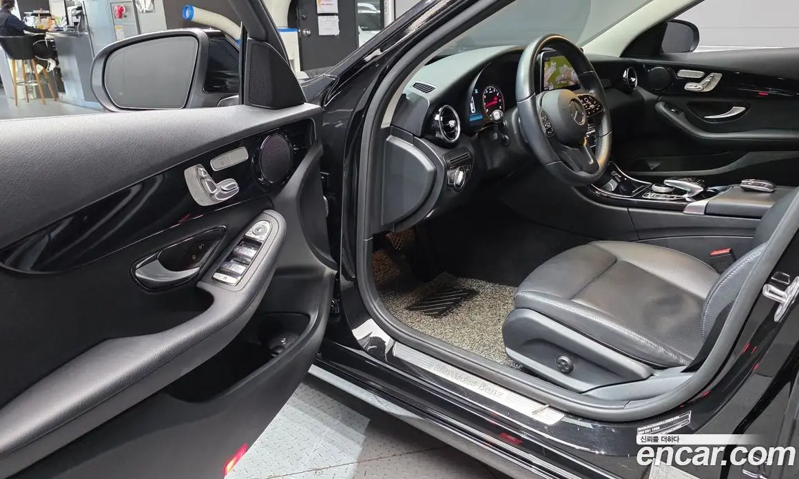 Mercedes-Benz C-Class 2019 2.0 автомат (гидро), фото 13