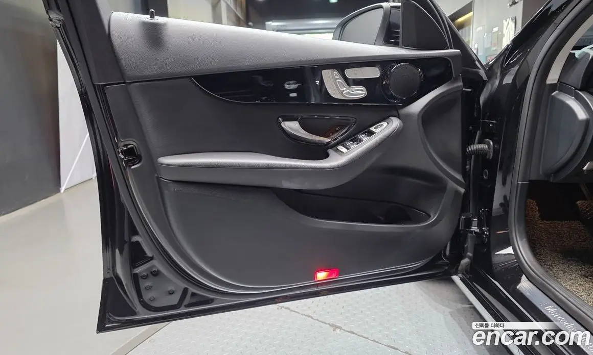 Mercedes-Benz C-Class 2019 2.0 автомат (гидро), фото 14