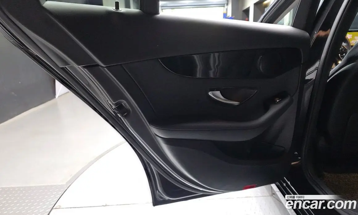 Mercedes-Benz C-Class 2019 2.0 автомат (гидро), фото 15