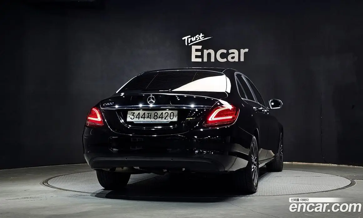 Mercedes-Benz C-Class 2019 2.0 автомат (гидро), фото 4