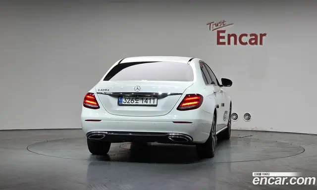 Mercedes-Benz E-Class 2020 1.9 автомат (гидро), миниатюра 4