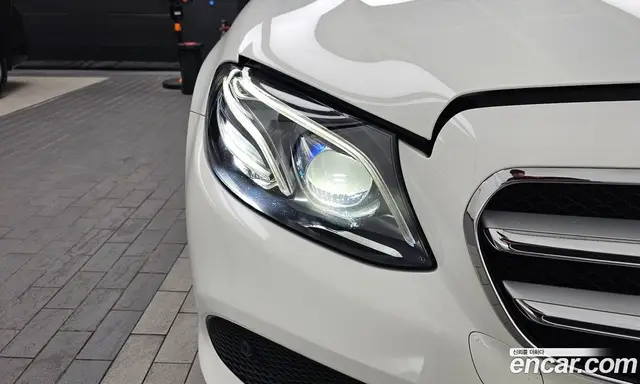 Mercedes-Benz E-Class 2020 2.0 автомат (гидро), миниатюра 8 Mercedes-Benz E-Class 2020 2.0 автомат (гидро), миниатюра 8