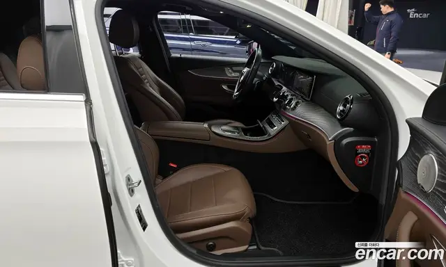 Mercedes-Benz E-Class 2022 2.0 автомат (гидро), миниатюра 11