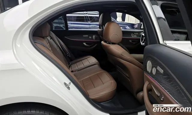 Mercedes-Benz E-Class 2022 2.0 автомат (гидро), миниатюра 12
