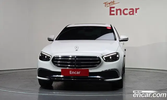 Mercedes-Benz E-Class 2022 2.0 автомат (гидро), миниатюра 3