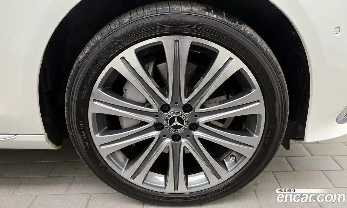 Mercedes-Benz E-Class 2022 2.0 автомат (гидро), фото 5