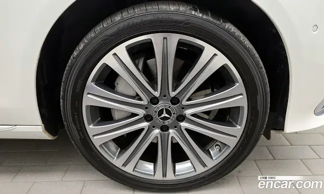 Mercedes-Benz E-Class 2022 2.0 автомат (гидро), миниатюра 5