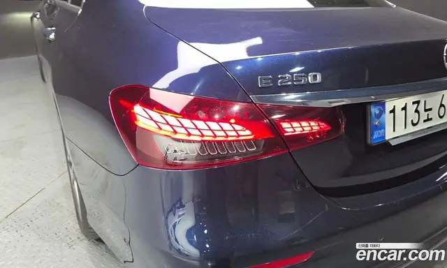 Mercedes-Benz E-Class 2022 2.0 автомат (гидро), миниатюра 9 Mercedes-Benz E-Class 2022 2.0 автомат (гидро), миниатюра 9