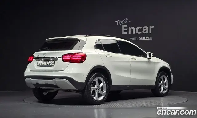 Mercedes-Benz GLA-Class 2018 2.0 автомат (гидро), миниатюра 2