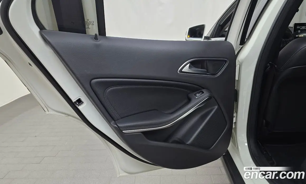 Mercedes-Benz GLA-Class 2018 2.0 автомат (гидро), фото 15