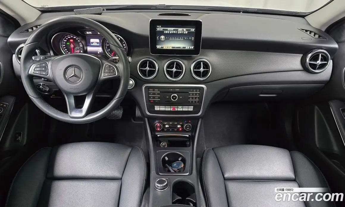Mercedes-Benz GLA-Class 2018 2.0 автомат (гидро), фото 10
