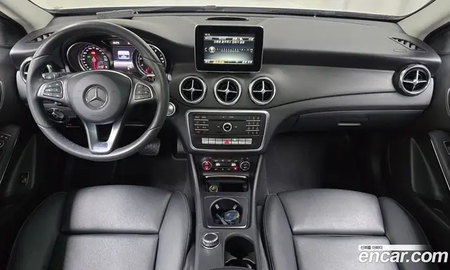 Mercedes-Benz GLA-Class 2018 2.0 автомат (гидро), миниатюра 10