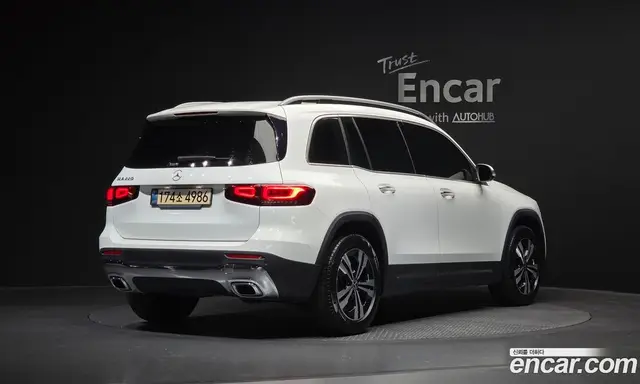 Mercedes-Benz GLB-Class 2021 2.0 автомат (гидро), миниатюра 2