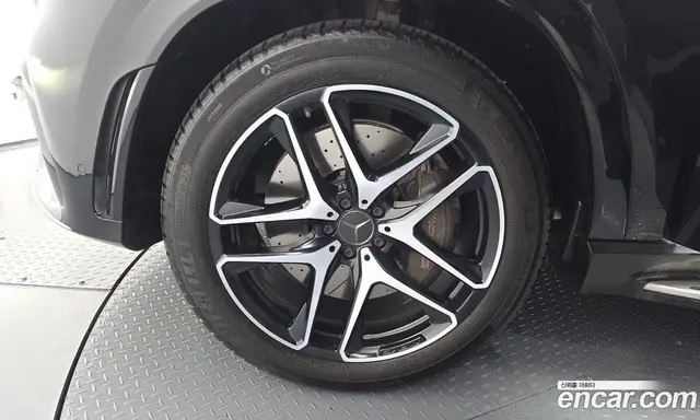Mercedes-Benz GLE-Class 2023 3.0 автомат (гидро), миниатюра 5