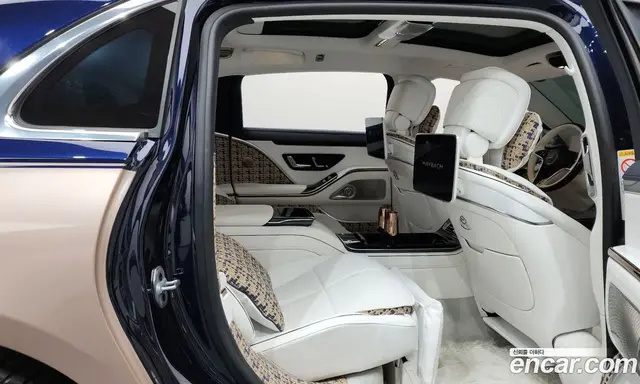 Mercedes-Benz S-Class 2023 6.0 автомат (гидро), миниатюра 12