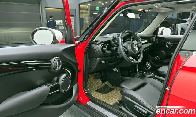 Mini Cooper 2020 1.5 автомат (гидро), миниатюра 11